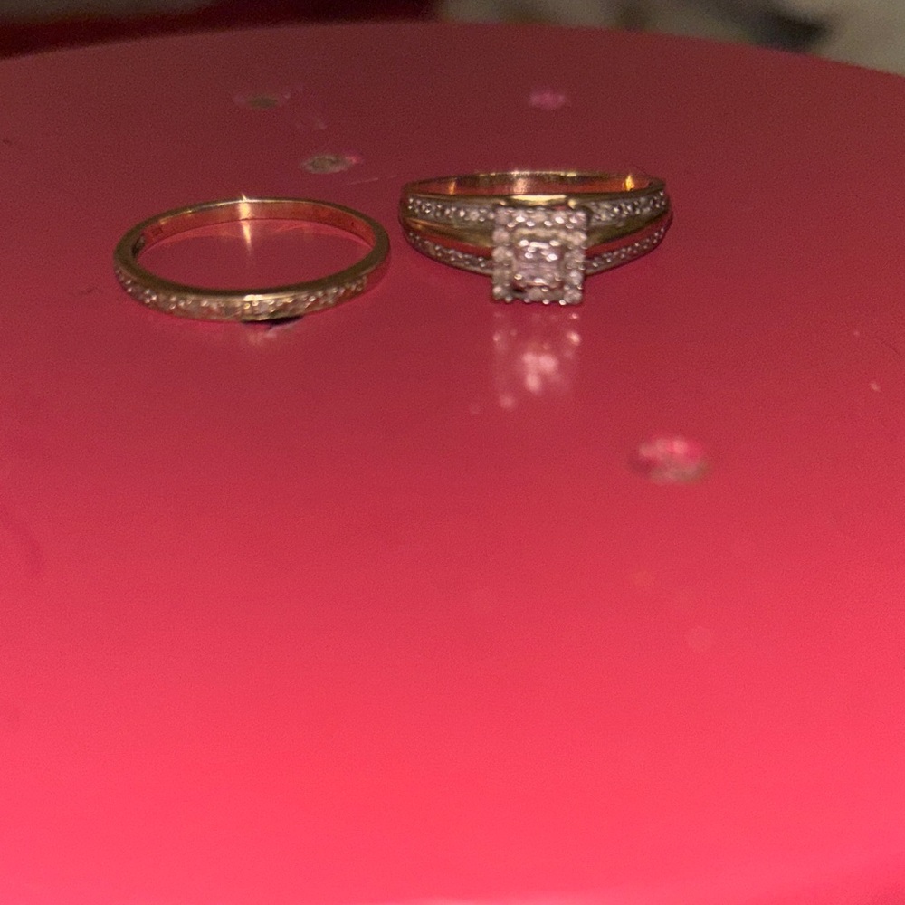 Dazzling Gold Women's Ring Set